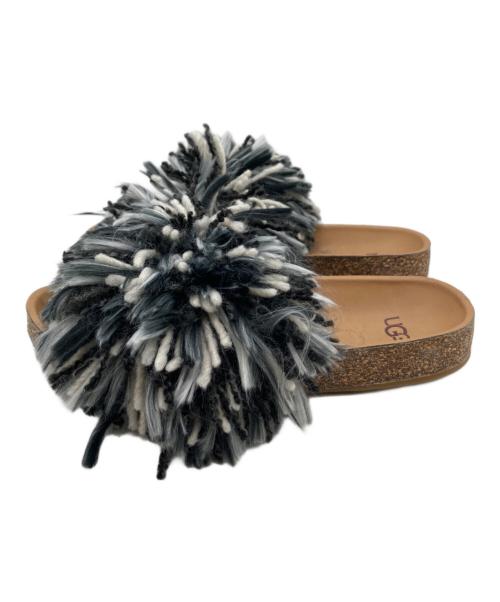UGG（アグ）UGG (アグ) シンディフラットサンダル ブラック×ブラウン サイズ:22の古着・服飾アイテム