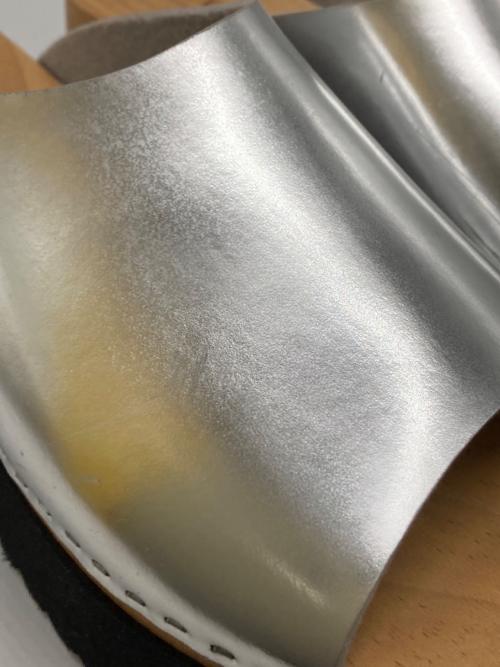 MOHI（モヒ）MOHI (モヒ) サンダル シルバー サイズ:不明の古着・服飾アイテム