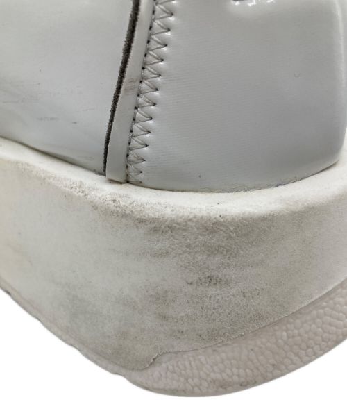 MM6 Maison Margiela（エムエムシックスメゾンマルジェラ）MM6 Maison Margiela (エムエムシックス メゾンマルジェラ) ホワイトチャンキースリッポン ホワイト サイズ:37の古着・服飾アイテム