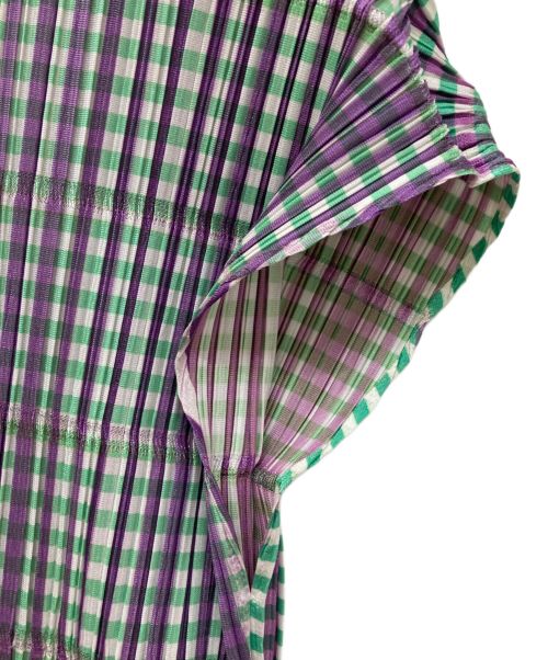PLEATS PLEASE（プリーツプリーズ）PLEATS PLEASE (プリーツプリーズ) プリーツノースリーブワンピース ホワイト×グリーン サイズ:3の古着・服飾アイテム