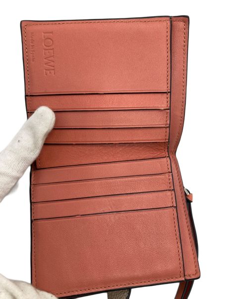 LOEWE（ロエベ）LOEWE (ロエベ) コンパクトウォレット ベージュの古着・服飾アイテム