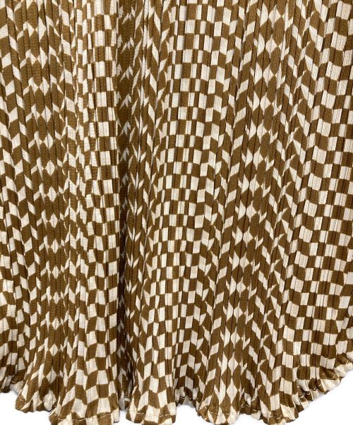 PLEATS PLEASE（プリーツプリーズ）PLEATS PLEASE (プリーツプリーズ) ワンピース ブラウン サイズ:3の古着・服飾アイテム