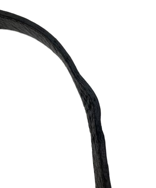 courreges（クレージュ）courreges (クレージュ) ロゴ型押しショルダーバッグ ブラックの古着・服飾アイテム