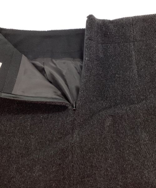 H BEAUTY&YOUTH（エイチ ビューティー&ユース）H BEAUTY&YOUTH (エイチ ビューティー&ユース) パイルメルトンミニスカート ブラック サイズ:38の古着・服飾アイテム