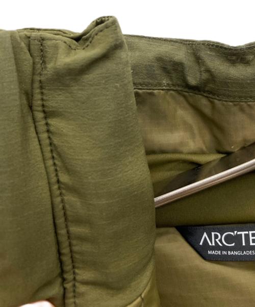ARC'TERYX（アークテリクス）ARC'TERYX (アークテリクス) ATOM AR JACKET/アトムARジャケット オリーブ サイズ:Sの古着・服飾アイテム