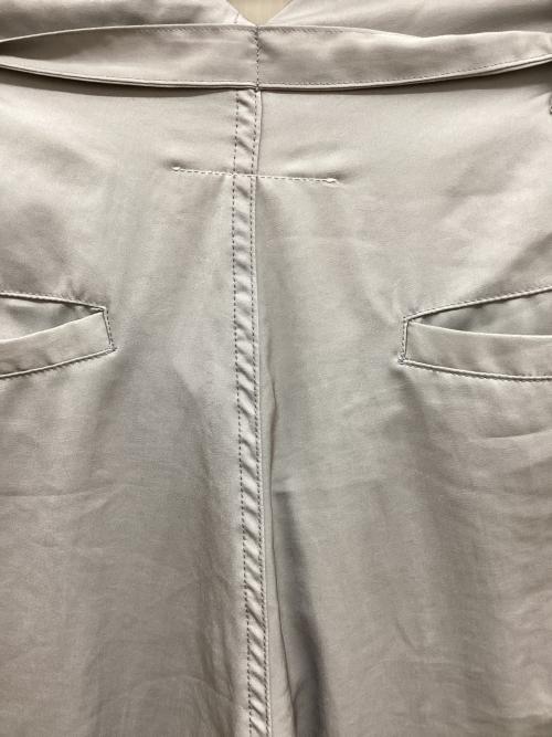 MM6 Maison Margiela（エムエムシックスメゾンマルジェラ）MM6 Maison Margiela (エムエムシックス メゾンマルジェラ) 2タックジョガーサテンパンツ グレー サイズ:42の古着・服飾アイテム