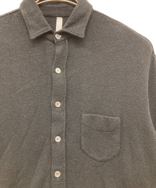 ain't yet anywhere（エイント イェット エニイウェア）ain't yet anywhere (エイント イェット エニイウェア) シルクブレンドニットシャツ/ニットシャツ ブラック サイズ:50 / Mの古着・服飾アイテム