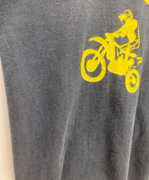 stussy（ステューシー）stussy (ステューシー) モトクロスプリントTシャツ ネイビー サイズ:Mの古着・服飾アイテム