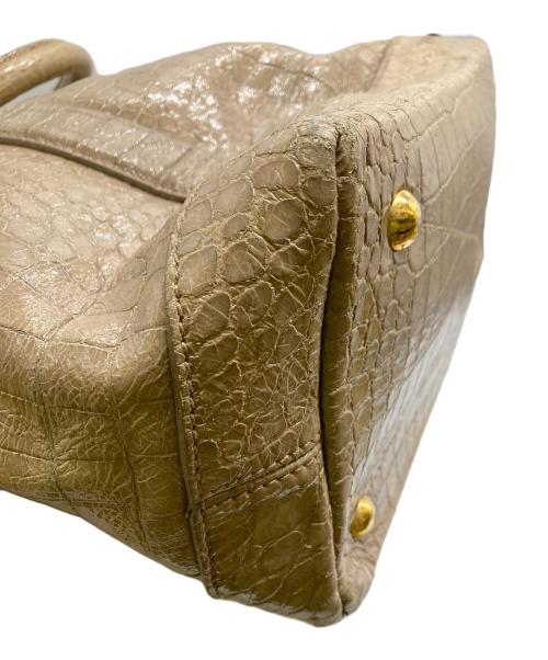 MIU MIU（ミュウミュウ）MIU MIU (ミュウミュウ) クロコ型押し2WAYトートバッグ ベージュの古着・服飾アイテム