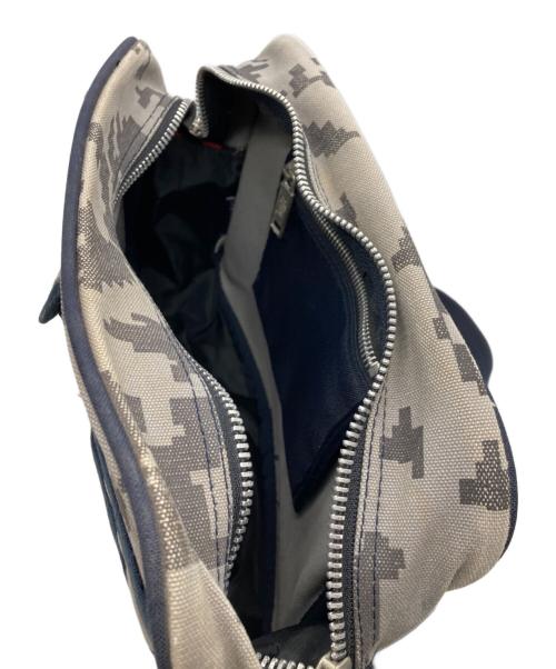 stussy（ステューシー）stussy (ステューシー) カモフラショルダーバッグ/ショルダーバッグ/紺タグ/OLD STUSSY/90s ブラウン×ベージュの古着・服飾アイテム