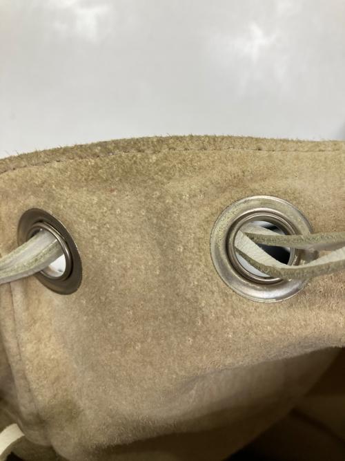 J&M DAVIDSON（ジェイ＆エム デヴィッドソン）J&M DAVIDSON (ジェイ＆エム デヴィッドソン) バイカラーフリンジ巾着ワンショルダーバッグ/バイカラーバッグ/バッグ/ショルダーバッグ/巾着バッグ ホワイト×ブラックの古着・服飾アイテム