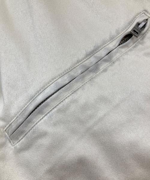 Acne studios（アクネ ストゥディオス）Acne studios (アクネ ストゥディオス) ワッペン刺繍ジップアップブルゾン/FN-MN-OUTW001046/ﾌﾞﾙｿﾞﾝ/スエード調ﾌﾞﾙｿﾞﾝ アイボリー サイズ:44の古着・服飾アイテム