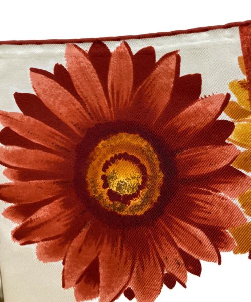 GUCCI（グッチ）GUCCI (グッチ) 花柄シルクスカーフ/ｼﾙｸスカーフの古着・服飾アイテム