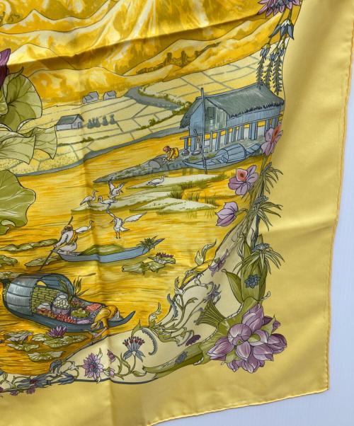 HERMES（エルメス）HERMES (エルメス) カレ90/シルクスカーフ/SARASVATI /花柄 イエローの古着・服飾アイテム