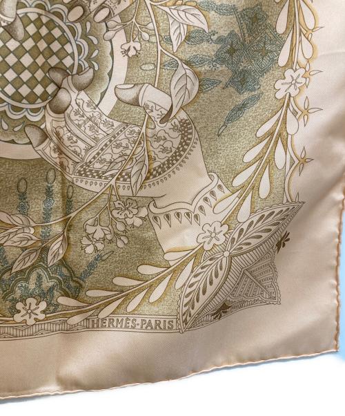 HERMES（エルメス）HERMES (エルメス) les chants du henne/ヘンナの歌/シルクスカーフ ピンクの古着・服飾アイテム