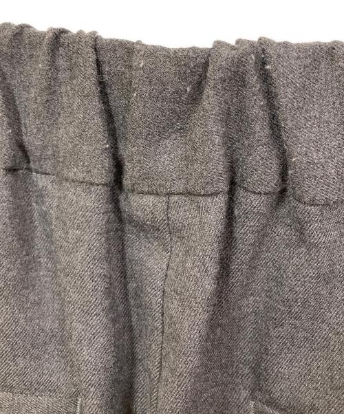 Sea Room lynn（シールームリン）Sea Room Lynn (シールームリン) soft fabric ストレートスラックス グレー サイズ:SIZE Mの古着・服飾アイテム