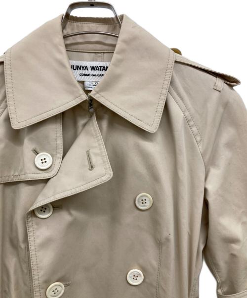 JUNYA WATANABE COMME des GARCONS（ジュンヤワタナベ コムデギャルソン）JUNYA WATANABE COMME des GARCONS ((ジュンヤワタナベ コムデギャルソン) プリーツ切替トレンチコート/JG-O005 ベージュ×ホワイト サイズ:XSの古着・服飾アイテム