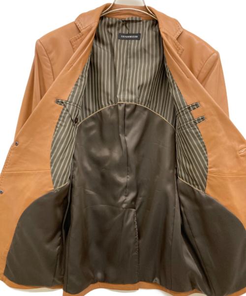 INTERMEZZO（インターメッツォ）INTERMEZZO (インターメッツォ) ラムレザーテーラードジャケット/ﾃｰﾗｰﾄﾞｼﾞｬｹｯﾄ/レザージャケット ベージュ サイズ:Ⅿの古着・服飾アイテム