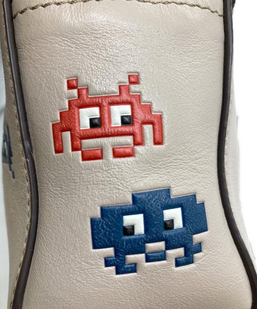 ANYA HINDMARCH（アニヤ・ハインドマーチ）ANYA HINDMARCH (アニヤハインドマーチ) ペースインベーダー ショルダーバッグ/ショルダーポーチ ベージュの古着・服飾アイテム