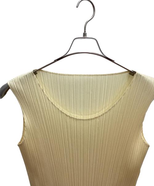 PLEATS PLEASE（プリーツプリーズ）PLEATS PLEASE (プリーツプリーズ) プリーツノースリーブワンピース/ノースリーブワンピース/プリーツワンピース/ PP01-JH601 ベージュ サイズ:2の古着・服飾アイテム