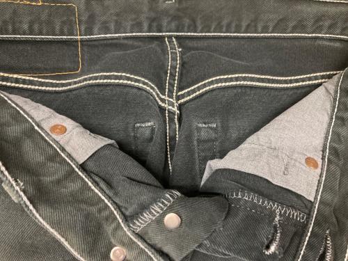 LEVI'S（リーバイス）LEVI'S (リーバイス) 501ブラックデニムパンツ ブラック サイズ:W32 L34の古着・服飾アイテム