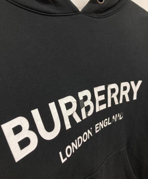 BURBERRY（バーバリー）BURBERRY (バーバリー) ロゴプリントプルオーバーパーカー/プルオーバーパーカー/パーカー ブラック サイズ:Sの古着・服飾アイテム