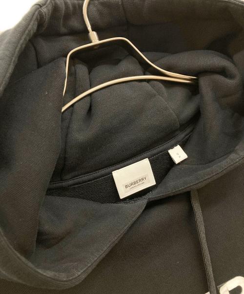 BURBERRY（バーバリー）BURBERRY (バーバリー) ロゴプリントプルオーバーパーカー/プルオーバーパーカー/パーカー ブラック サイズ:Sの古着・服飾アイテム