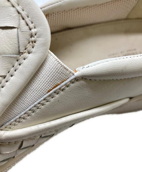 BOTTEGA VENETA（ボッテガベネタ）BOTTEGA VENETA (ボッテガベネタ) イントレチャートスリッポン アイボリー サイズ:不明の古着・服飾アイテム