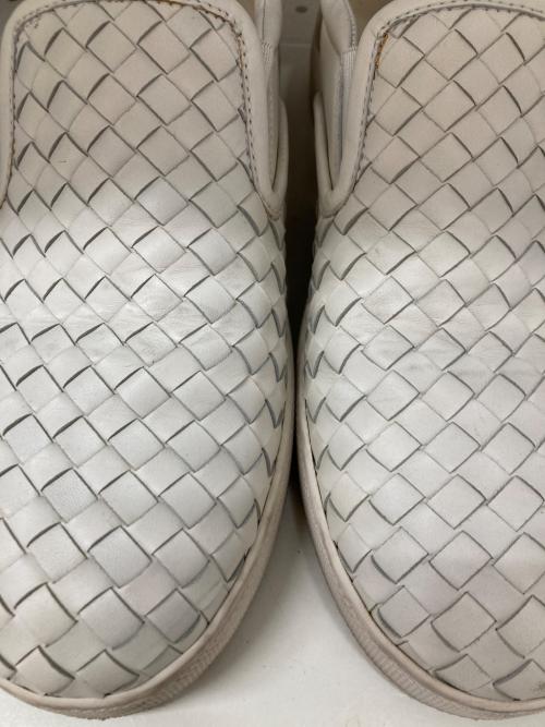 BOTTEGA VENETA（ボッテガベネタ）BOTTEGA VENETA (ボッテガベネタ) イントレチャートスリッポン アイボリー サイズ:不明の古着・服飾アイテム