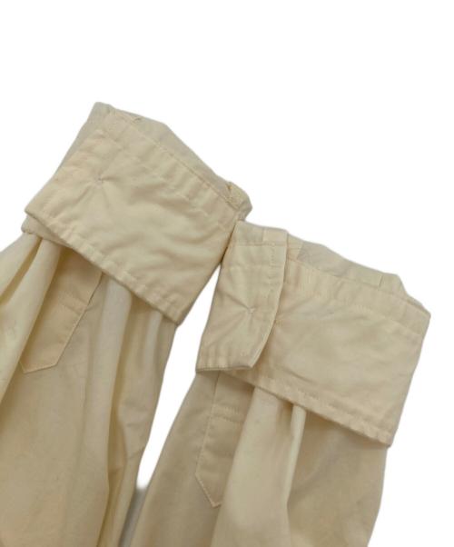 nicholson and nicholson（ニコルソンアンドニコルソン）nicholson and nicholson (ニコルソンアンドニコルソン) スカーフ付シャツ アイボリー サイズ:38の古着・服飾アイテム