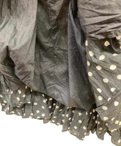 BEARDSLEY（ビアズリー）BEARDSLEY (ビアズリー) クリンクルドットワンピース/ドットノースリーブティアードワンピース ブラック サイズ:FREE 未使用品の古着・服飾アイテム