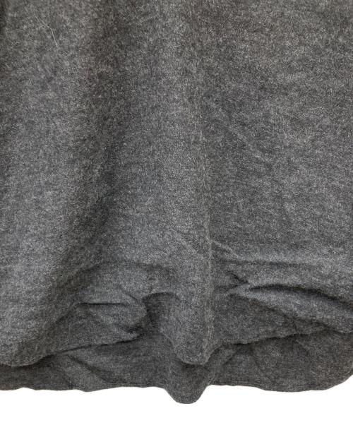 COMOLI（コモリ）COMOLI (コモリ) カシミヤ和紙ハーフジップシャツ チャコールグレー サイズ:3の古着・服飾アイテム