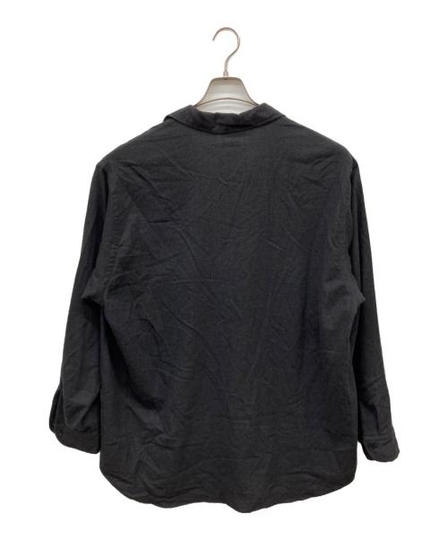 COMOLI（コモリ）COMOLI (コモリ) ウールビエラ スキッパーシャツ チャコールグレー サイズ:3の古着・服飾アイテム