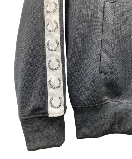 FRED PERRY（フレッドペリー）FRED PERRY (フレッドペリー) Taped Track Jacket/テープトラックジャケット ブラック サイズ:Mの古着・服飾アイテム