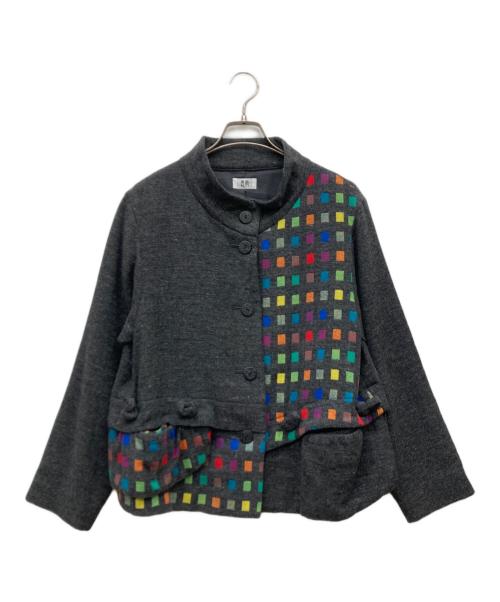 慈雨（ジウ）慈雨 (ジウ) アシンメトリースクエア刺繍ウールジャケット グレー サイズ:40の古着・服飾アイテム