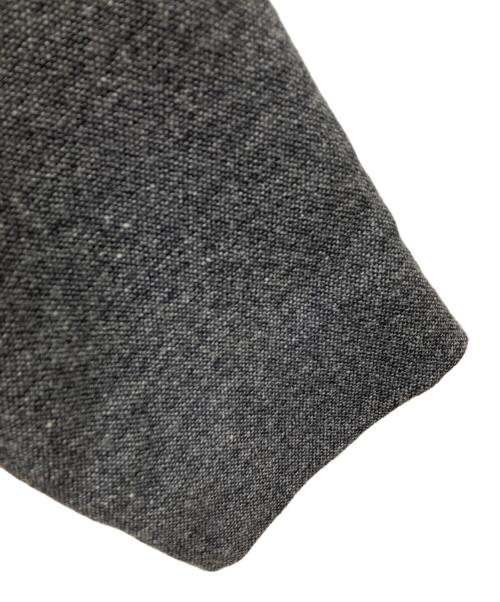 慈雨（ジウ）慈雨 (ジウ) アシンメトリースクエア刺繍ウールジャケット グレー サイズ:40の古着・服飾アイテム