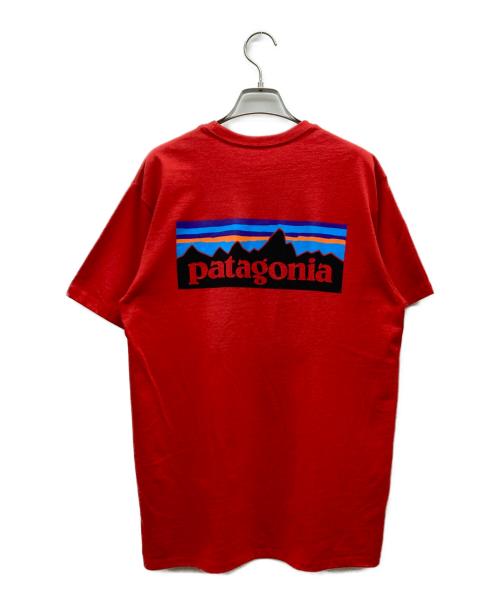 Patagonia（パタゴニア）Patagonia (パタゴニア) P-6 Logo Responsibili-Tee / P-6ロゴ レスポンシビリティー レッド サイズ:XS 未使用品の古着・服飾アイテム