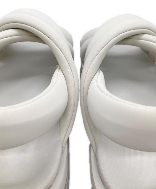 NIKE（ナイキ）NIKE (ナイキ) アイラサンダル ホワイト サイズ:23.0cmの古着・服飾アイテム