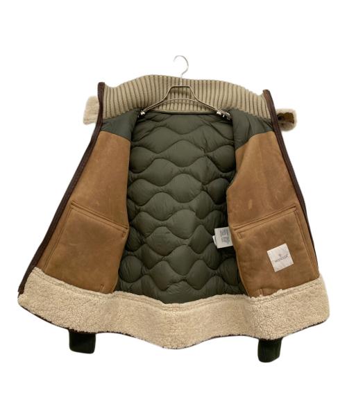 MONCLER（モンクレール）MONCLER (モンクレール) DELAGRANGE ダウンジャケット/デラグランジ/ダウンレザージャケット/ミリタリージャケット/ムートンジャケット オリーブ×アイボリー サイズ:4の古着・服飾アイテム