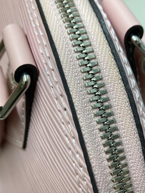 LOUIS VUITTON（ルイ ヴィトン）LOUIS VUITTON (ルイ ヴィトン) アルマBB/エピ/M41327/ショルダーバッグ/2WAYﾊバッグ/ローズバレリーヌ(カラー) ローズバレリーヌ（ピンク）の古着・服飾アイテム