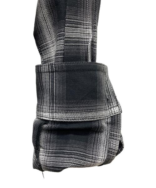 SLY（スライ）SLY (スライ) DAMAGE FLANNEL 2WAY スカート/ダメージフランネル2WAYスカート グレー×ブラック サイズ:SIZE 2の古着・服飾アイテム