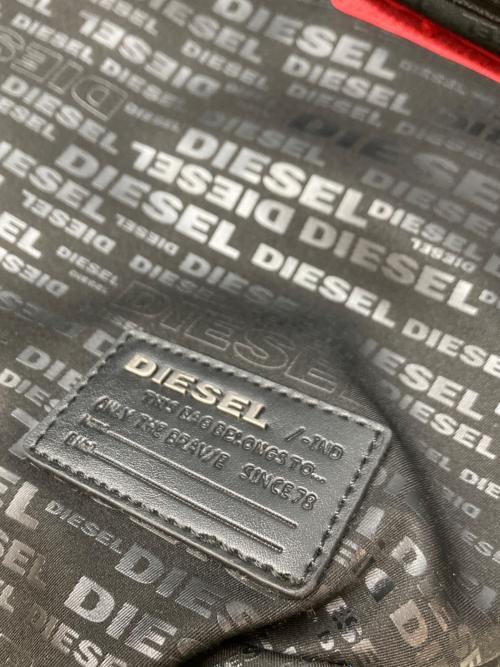 DIESEL（ディーゼル）DIESEL (ディーゼル) 総ロゴショルダーバッグ/DIESELロゴメッセンジャーバッグ ブラックの古着・服飾アイテム