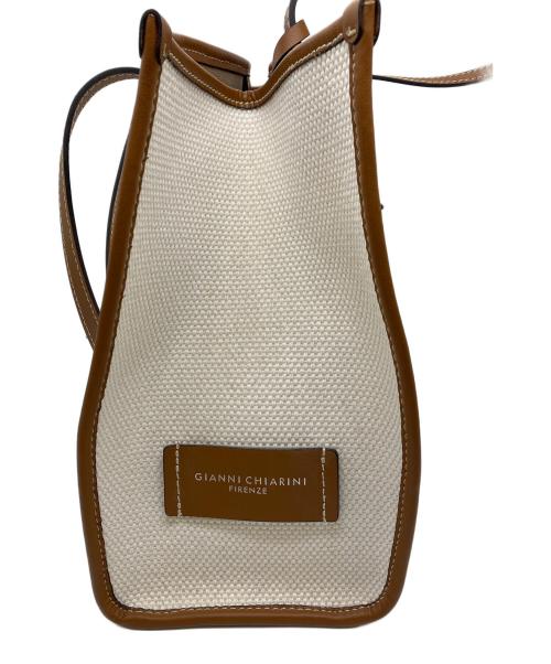 GIANNI CHIARINI（ジャンニ キアリーニ）GIANNI CHIARINI (ジャンニ キアリーニ) キャンバストートバッグ ホワイト×ブラウンの古着・服飾アイテム