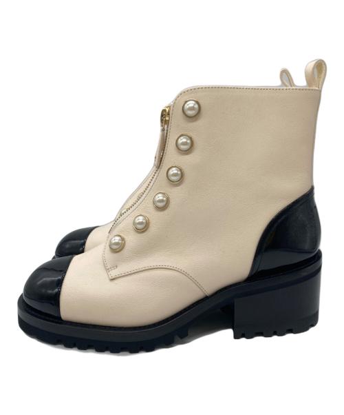 CHANEL（シャネル）CHANEL (シャネル) ココマーク レザー×パテント ショートブーツ ホワイト×ブラック サイズ:SIZE 38Cの古着・服飾アイテム