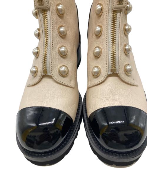 CHANEL（シャネル）CHANEL (シャネル) ココマーク レザー×パテント ショートブーツ ホワイト×ブラック サイズ:SIZE 38Cの古着・服飾アイテム