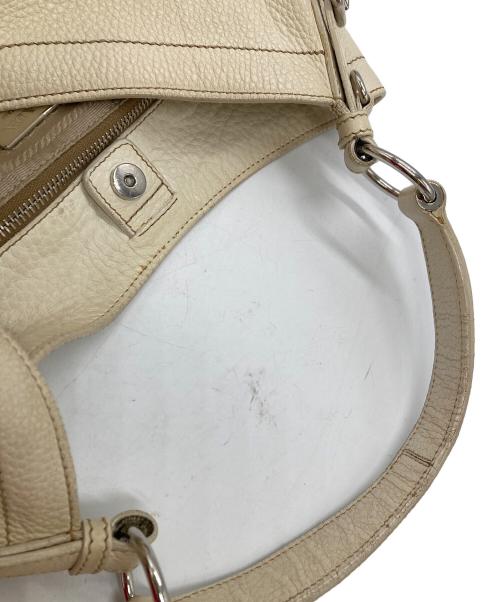 PRADA（プラダ）PRADA (プラダ) レザーセミショルダーバッグ アイボリーの古着・服飾アイテム