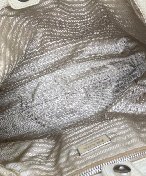 PRADA（プラダ）PRADA (プラダ) レザーセミショルダーバッグ アイボリーの古着・服飾アイテム