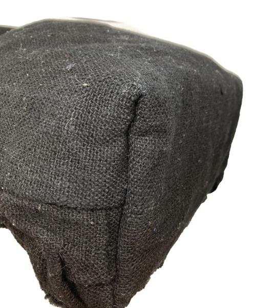 tricot COMME des GARCONS（トリココムデギャルソン）tricot COMME des GARCONS (トリココムデギャルソン) フリルフラワーモチーフキャンバスハンドバッグ/巾着バッグ ブラックの古着・服飾アイテム