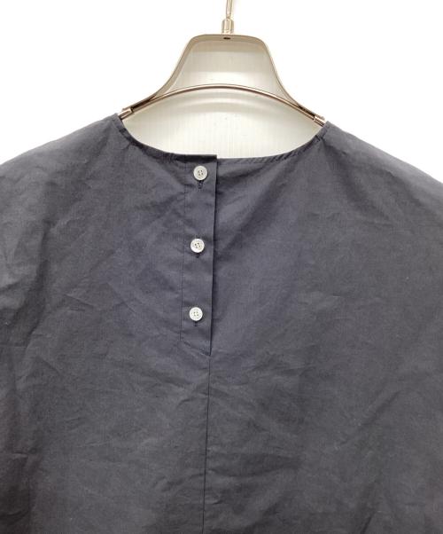 YORI（ヨリ）yori (ヨリ) ヘムフリルブラウス ネイビー サイズ:FREEの古着・服飾アイテム