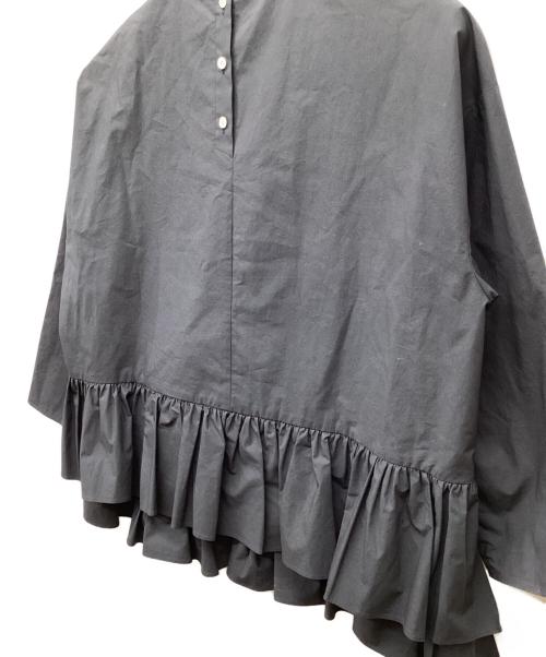 YORI（ヨリ）yori (ヨリ) ヘムフリルブラウス ネイビー サイズ:FREEの古着・服飾アイテム